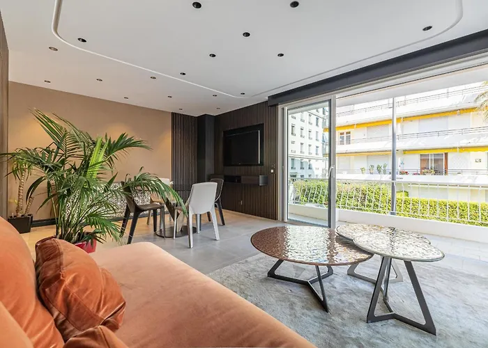 Appartement Ref 1997 - - Sea View For Rent Cannes
