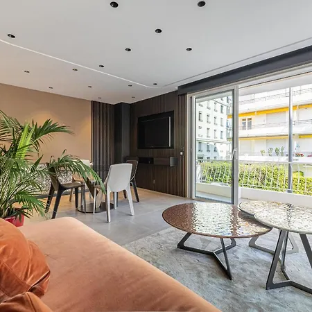 Appartement Ref 1997 - - Sea View For Rent Cannes
